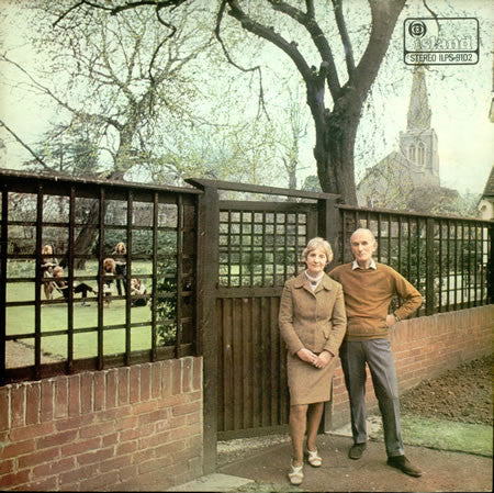 Image of Front Cover of LP - VG/G+ - FAIRPORT CONVENTION, Unhalfbricking (Island Pink/i logo; ILPS 9102, UK 1969 Reissue, Second pressing), Strong G+ - Hairlines, a few very light scratches, edge & ring wear,  - 3146003S