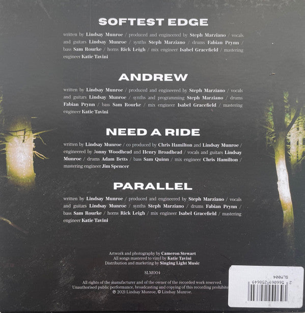 Image of Back Cover of 7" EP - VG/EX - LINDSAY MUNROE, Softest Edge (Not On Label ; none, UK 2021, Picture Sleeve, Signed, Turquoise Vinyl), Sleeve Creased,  - 5125128E