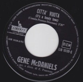 Image of Label Cover of 7" - VG+/VG - GENE MCDANIELS, Citt  Vuota (It's A Lonely Town)/ Merletti Spagnoli (Spanish Lace) (Liberty; LIB 10139-Q, Italy 1964, Picture sleeve), ,  - 0356073S