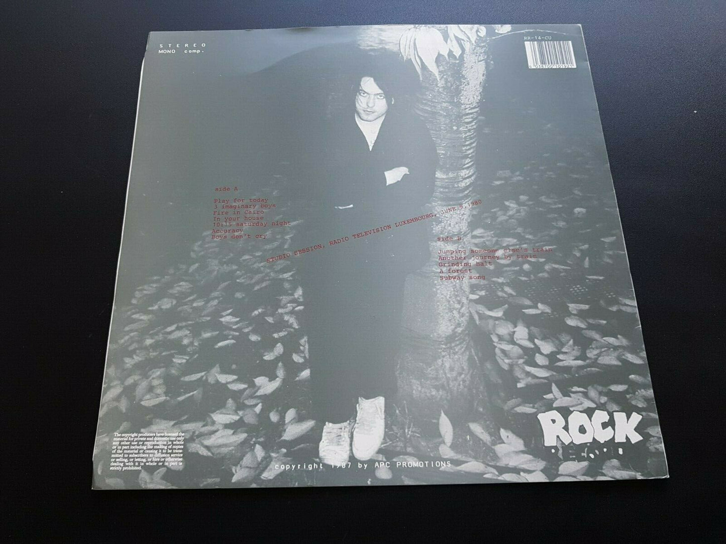 Image of Back Cover of 0426338E: LP - THE CURE, Fireheads (Rock Records; RR-14-CU,  1987, Unofficial. Limited Edition of 200.) A few light marks on the vinyl, nothing serious.   VG/VG