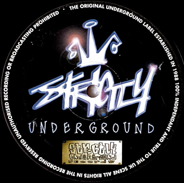 Image of Back Cover of 12" - /G+ - DJ DUBZ, Scream (Strictly Underground Records; DJDUBZ2, UK 2000), Very close to VG, has light marks and hairlines but plays well, with minimal surface noise. Red marker on label., A		ScreamB		Scream - 1316039C