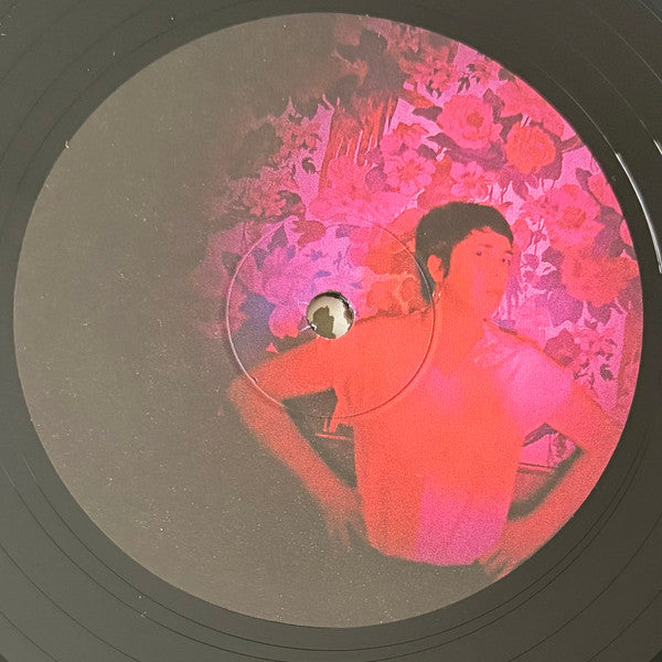 Image of Back Cover of 12" EP - EX/EX - LISA O'NEILL, The Wind Doesn't Blow This Far Right (Rough Trade; none, UK 2026, Insert), Opened Instore, Still In Shrinkwrap,  - 2646154S
