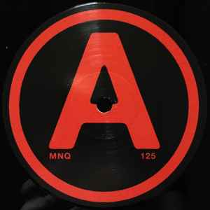Image of Label Cover of 2xLP - VG/VG+ - LE SYNDICAT ELECTRONIQUE, Le Syndicat Electronique (Mannequin ; MNQ 125, Germany 2018), light edge wear to sleeve. comes with insert,  - 2446087S