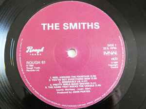 Image of Label Cover of LP - VG/G - THE SMITHS, The Smiths (Rough Trade / MNW; ROUGH 61, Scandinavia 1984, Inner), Inner split.,  - 2615072C