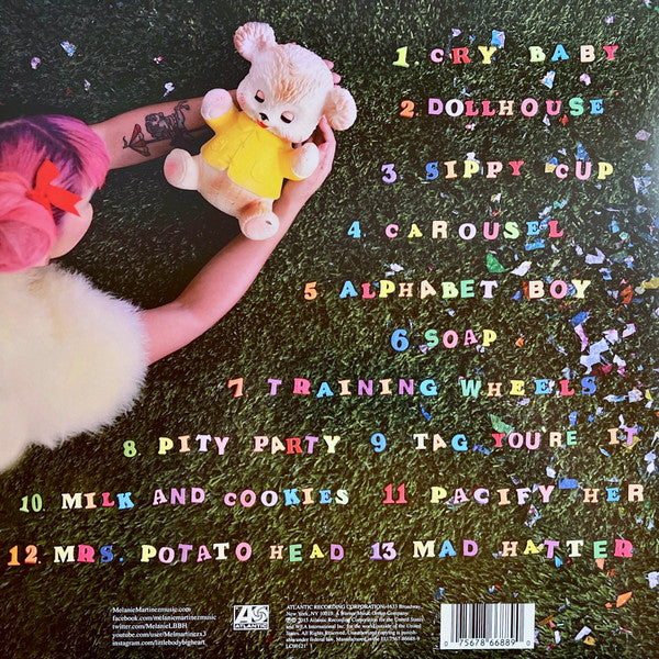Image of Back Cover of LP - VG+/VG+ - MELANIE MARTINEZ, Cry Baby (Atlantic; 7567-86688-9, Europe 2015, Gatefold, Inner & Insert & Booklet), ,  - 2826306E