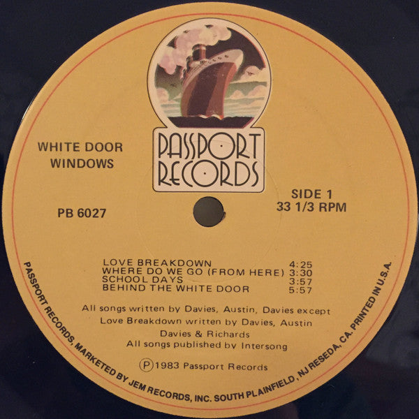 Image of Label Cover of LP - VG/VG+ - WHITE DOOR, Windows (Passport Records; PB 6027, US 1983, Inner), Cut-out (Notched). Small sticker on cover. ,  - 3046155S