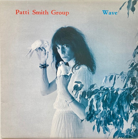Image of Front Cover of LP - VG/G+ - PATTI SMITH GROUP, Wave (Arista; SPART 1086, UK 1979, Blue Text On Rear, No Insert), Hairlines across disc.,  - 3146144S