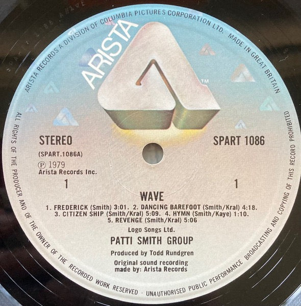 Image of Label Cover of LP - VG/G+ - PATTI SMITH GROUP, Wave (Arista; SPART 1086, UK 1979, Blue Text On Rear, No Insert), Hairlines across disc.,  - 3146144S