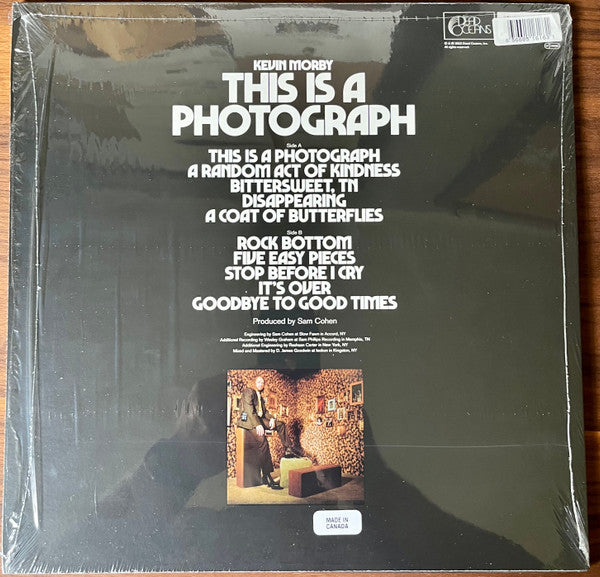 Image of Back Cover of LP - EX/EX - KEVIN MORBY, This Is A Photograph (Dead Oceans; DOC316, Worldwide 2022, Inner, Photo Set, Ruby-Emerald Striped), Opened Instore, Still In Shrinkwrap,  - 3546228S