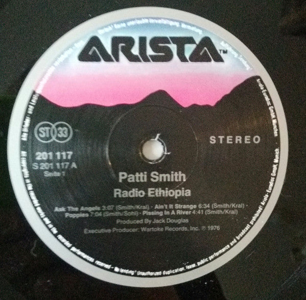 Image of Label Cover of LP - VG/VG - PATTI SMITH GROUP, Radio Ethiopia (Arista; 201 117, Germany 1980s Reissue, NO Insert), Hairlines, edge wear,  - 3646300S