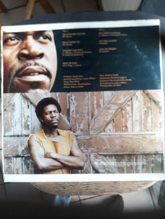 Image of Back Cover of LP - VG/VG - LUTHER ALLISON, Bad News Is Coming (Tamla Motown; TMC 5241, South Africa 1972, Laminated Flipback Sleeve, Label variant, black label with silver printed info.), WOS.,  - 3726052E