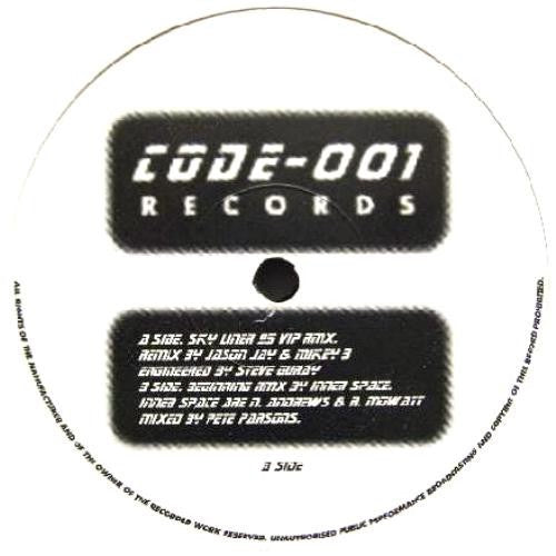 Image of Front Cover of 12" - /G+ - THE INVISIBLE MAN, Sky Liner (95 VIP Rmx) / Beginning (Inner Space Remix) (Code-001 Records; DJ 010, UK 1995), Light marks and hairlines, close to VG., "Biiiiiiig choona-melt sandwich." - SIKBEATS 3 Apr 2024 - 3716462C