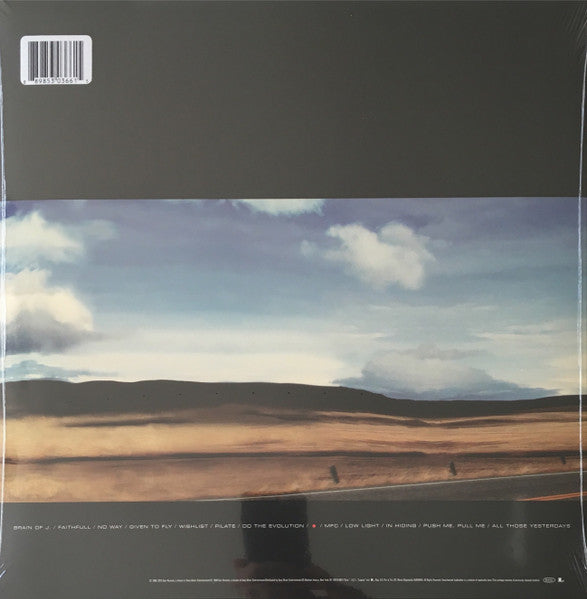 Image of Back Cover of LP - VG+/VG+ - PEARL JAM, Yield (Sony ; 88985303661, UK 2016 Reissue, Die Cut Sleeve, Inner, Sticker, Yield Sticker on Reverse of Sleeve), ,  - 4026032E