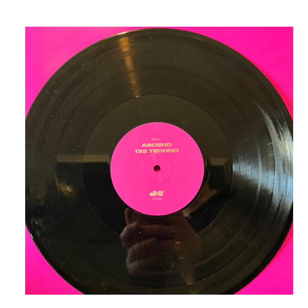 Image of Label Cover of 12" - VG+/VG+ - KELLY LEE OWENS, Kelly (dh2; dh20086, UK 2025, Barcode Stickered Plastic Sleeve, Inner, Signed Print), ,  - 4116167C