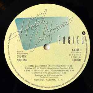 Image of Label Cover of LP - VG/G+ - EAGLES, Hotel California (Asylum Records; K53051, UK 1976, Gatefold, Inner, Poster, Labels: 7E, BackCover 6E, UK Pressing made in Germany), Light scratches, edge & ring wear, seam splist in Inner, very good Poster,  - 4146177S