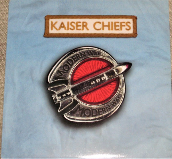 Image of Front Cover of 7" - VG+/VG+ - KAISER CHIEFS, Modern Way (B-Unique Records; BUN100-7, UK 2005, Picture Sleeve), ,  - 4216162C