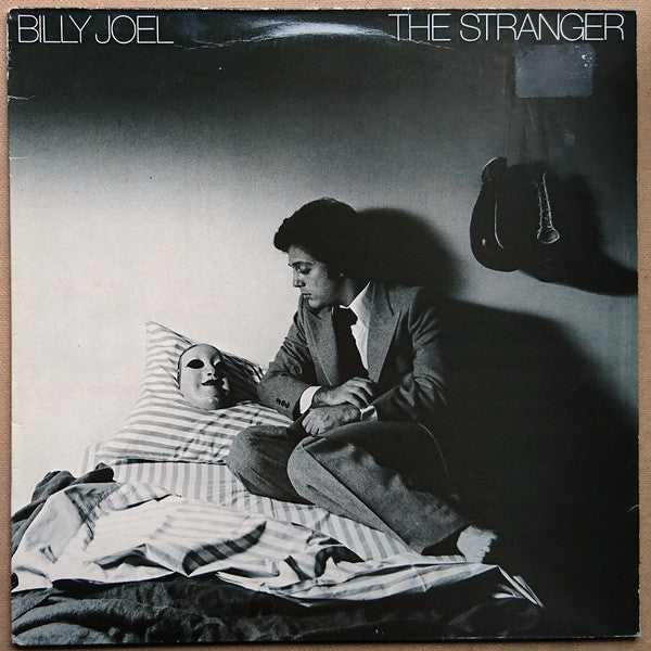 Image of Front Cover of LP - VG/VG+ - BILLY JOEL, The Stranger (CBS Sunburst Labels With Large Family Productions Logo & No Made In England; CBS 82311, UK 1977, Insert), ,  - 4316290C