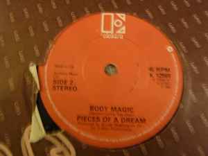 Image of Back Cover of 7" - /VG - PIECES OF A DREAM, Warm Weather / Body Magic (Elektra; K 12569, UK 1981), Light mnrks.,  - 4426162E