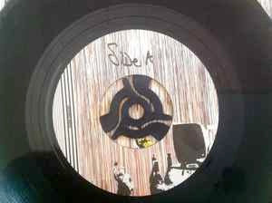 Image of Label Cover of 0516431C: 7" - JAMIE T, Selfish Sons (Pacemaker Recordings ; PANICSJD001, UK 2005, Picture Sleeve With PVC Outer, Limited To Approximately 500)   VG+/VG