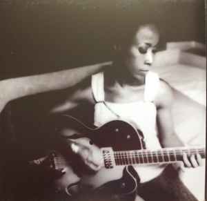 Image of Back Cover of 2xLP - VG/VG+ - ROKIA TRAORE, Tchamantche (Out Here; OH 011 LP, Germany 2008, Gatefold, Booklet), ,  - 4745369S