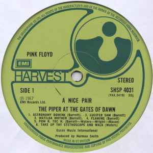 Image of Label Cover of 2xLP - VG/VG - PINK FLOYD, A Nice Pair - Piper and Saucerful Complete Albums (Harvest Green, Gramophone Co On Rim, EMI Box; SHDW 403, UK 1974, Gatefold, 2 Inners, Phang Version, Stereo), Sticker Damage To Sleeve,   - 3146106S