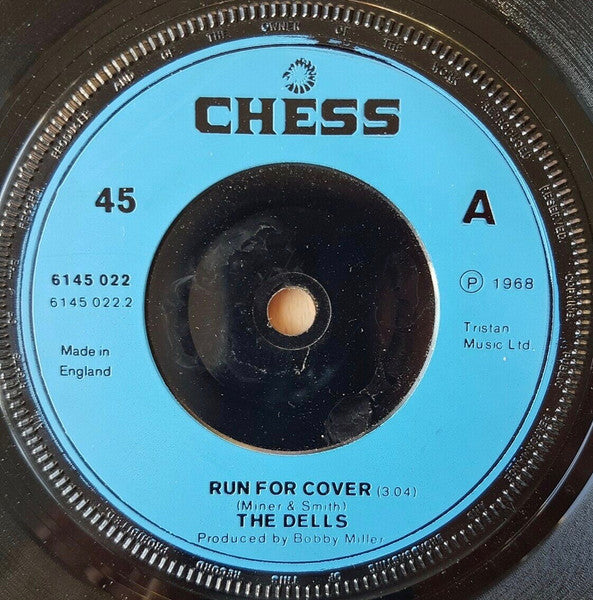 Image of Back Cover of 7" - /VG+ - DELLS, Run For Cover / Give Your Baby A Standing Ovation (Chess; 6145 022, UK 1973 Reissue), Lightest of marks.,  - 4426165E